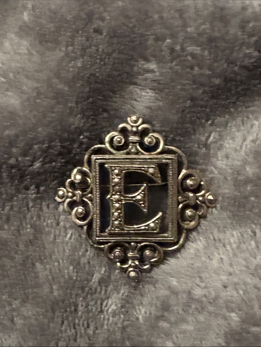 Vintage-Style Schroll  Filigree Initial Letter E Brooch in Silver Tone